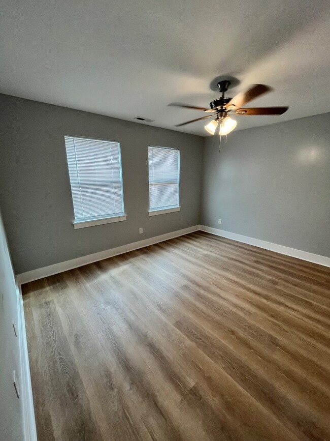 Building Photo - 1815 Newcastle St