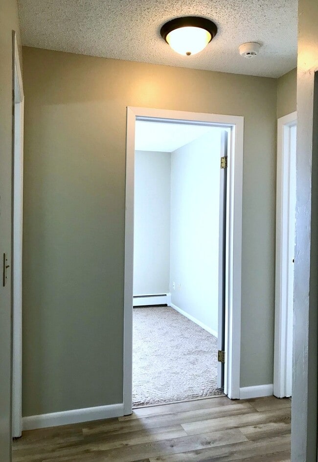 Building Photo - Spacious Condo in Secured Building – Prime...
