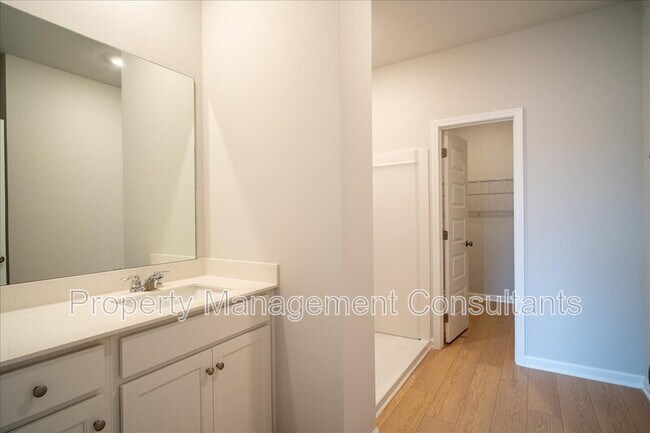 Building Photo - 22772 Dashwood Ln