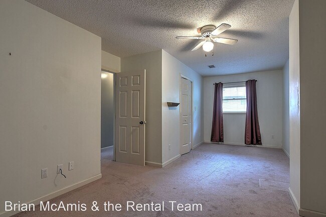 Building Photo - 2 br, 1.5 bath House - 206 Windridge Colony