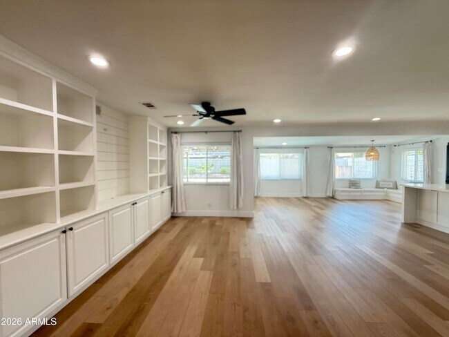 Building Photo - 1363 W Los Lagos Vista