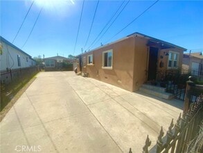 Building Photo - 206 E Raymond St