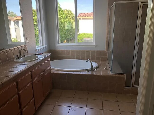 Building Photo - 4154 Golden Pond Way