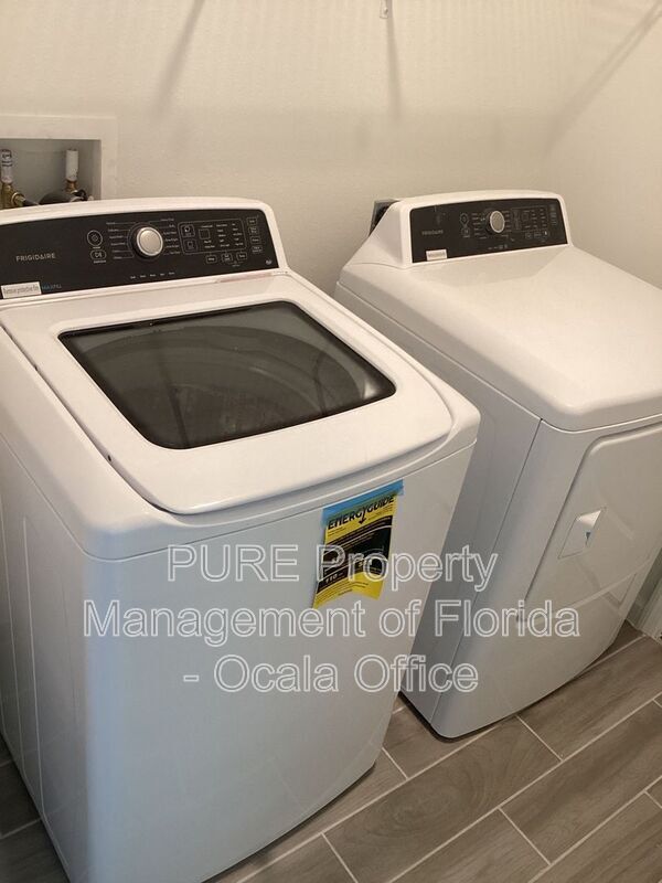 Building Photo - 9241 SW 58th Cir