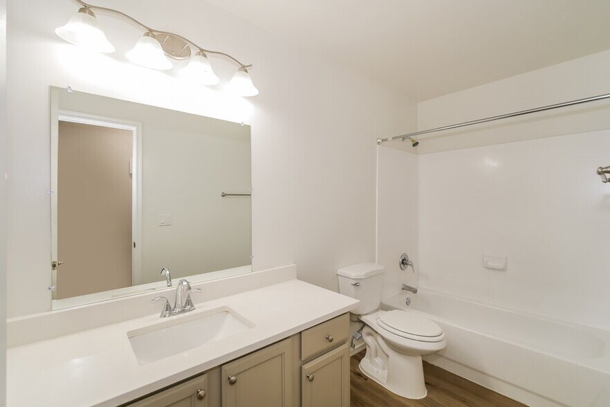 Building Photo - 1434 E South Fork Dr