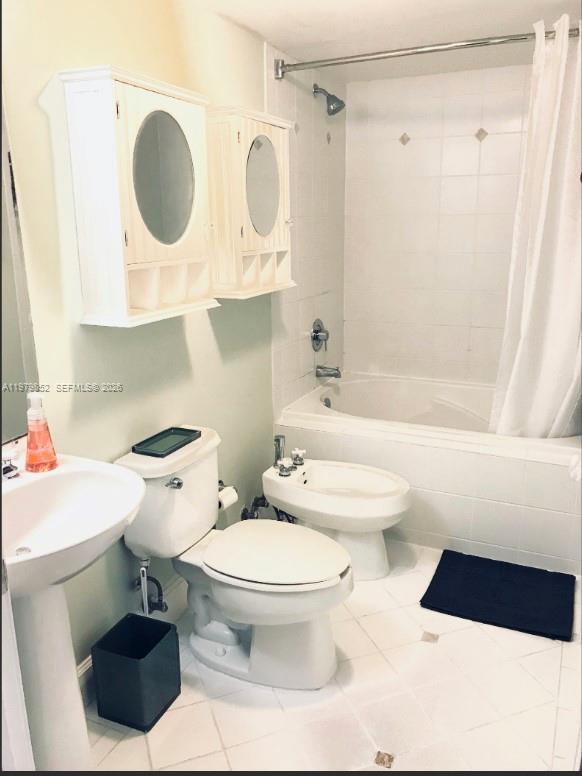 Building Photo - 2951 S Bayshore Dr