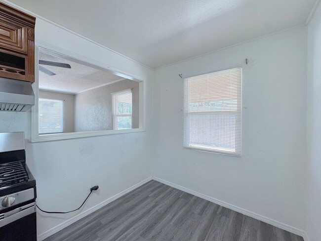 Building Photo - East/Central El Paso 3bed/1bath Refrig A/C with Outdoor Kitchen Oasis!