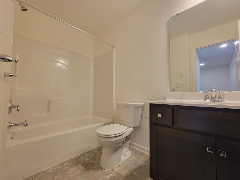 Building Photo - 2485 Artesian Way
