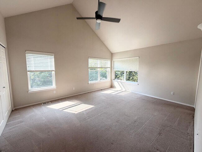 Building Photo - 6931 N Borthwick Ave