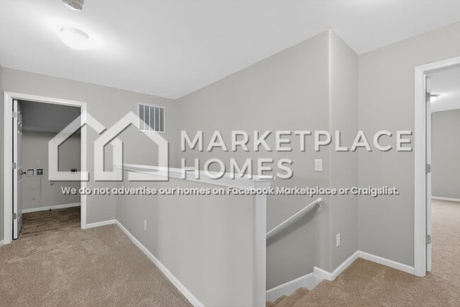 Building Photo - 10 Amber Dr