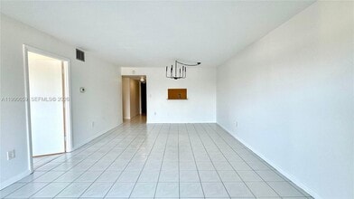 Building Photo - 130 S Shore Dr