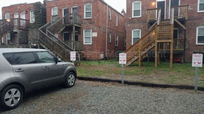 Building Photo - 617 N 32nd St