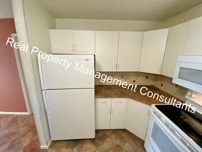 Building Photo - 2 Bedroom Custom Home in Liberty