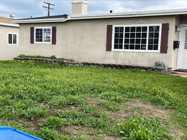 Building Photo - 3-bedrooms 2-bathrooms House for rent in Covina
