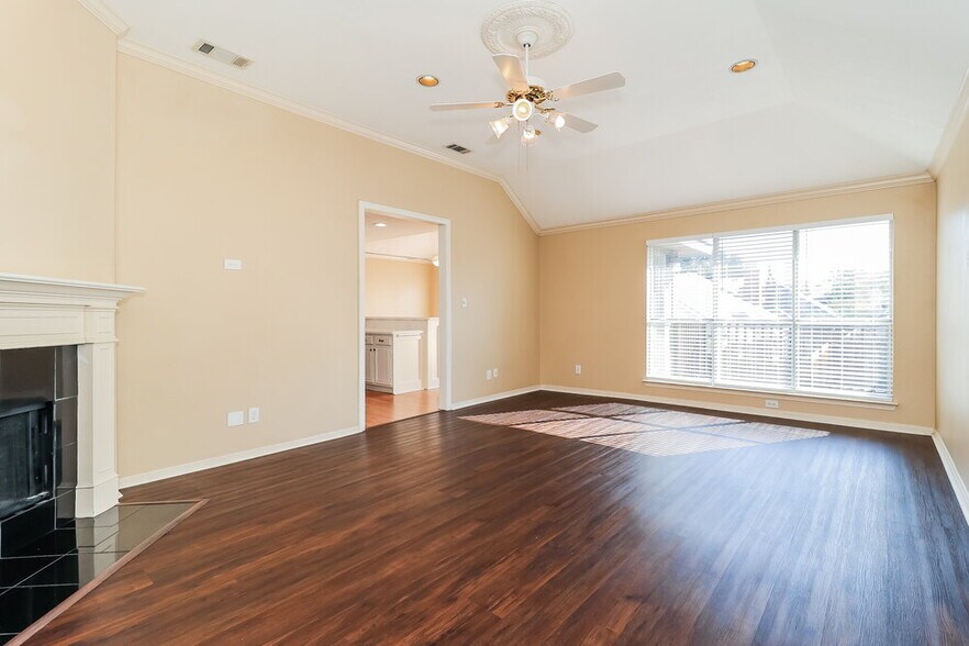 Building Photo - 18930 Ravenglen Ct