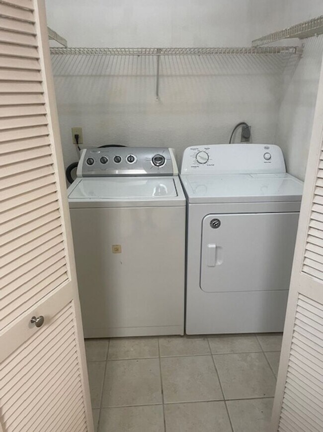 Building Photo - One bedroom condominium