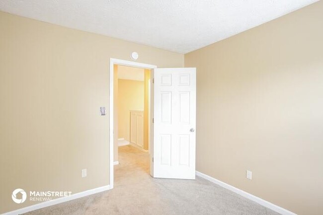 Building Photo - 5517 Snowberry Ct, Indianapolis, IN 46221