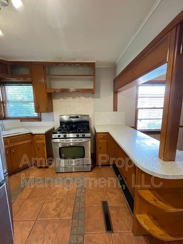 Building Photo - 2644 S Winston Ave