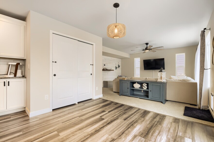 Building Photo - 10717 Luneth Dr