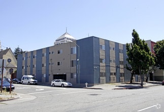 Building Photo - 1520 Castro St