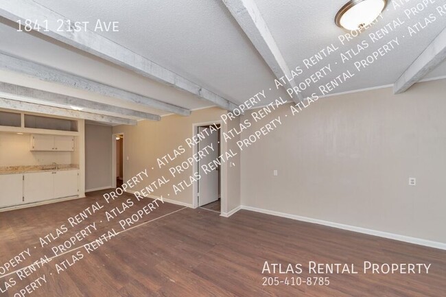 Building Photo - 1841 21st Ave