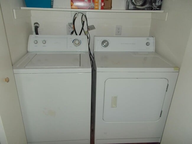 Building Photo - Charming 2-Bed, 2-Bath Condo with Balcony ...