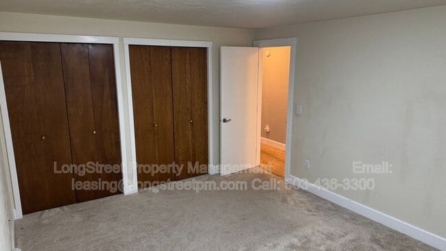 Building Photo - 2995 Fir Oaks Dr SW