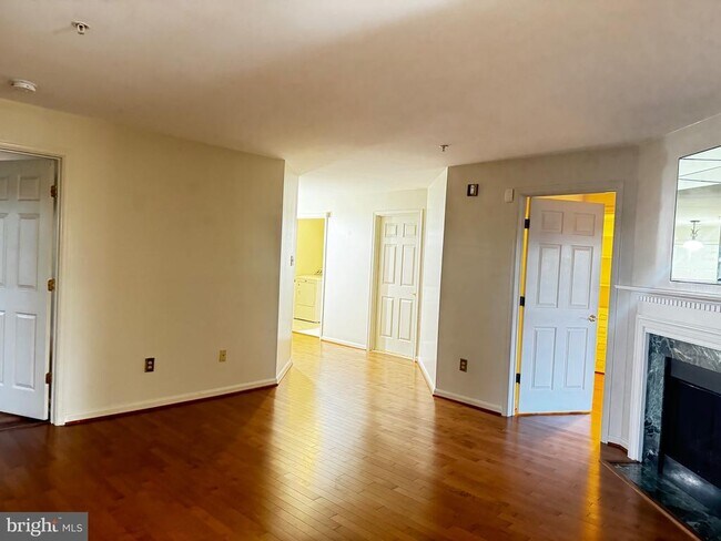 Building Photo - 9141 Gracious End Ct