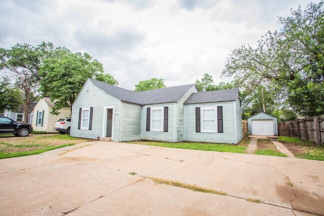 Building Photo - Move-In Ready! Stunning Home with Modern U...