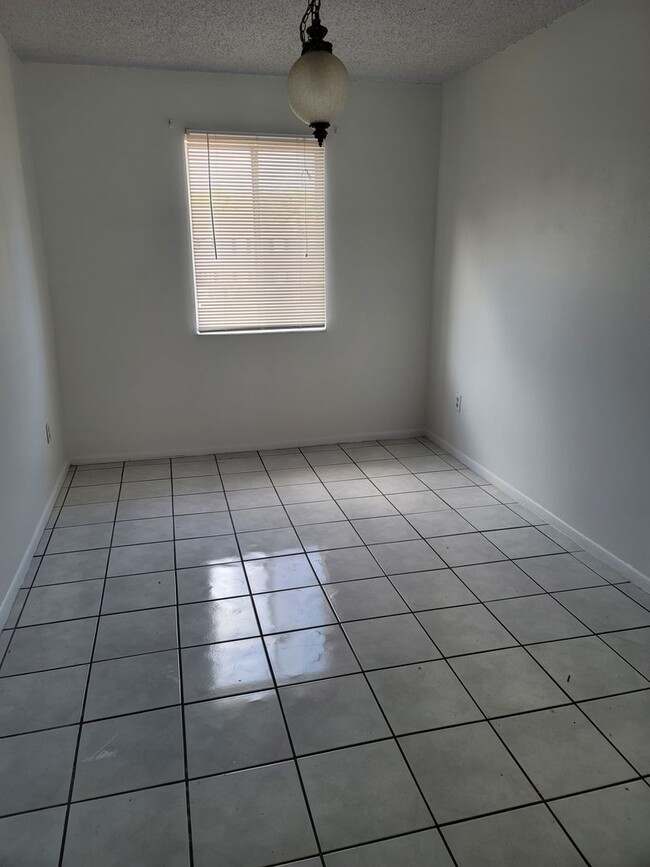 Building Photo - $300 OFF FIRST MONTHS RENT! Available now!