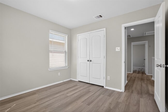 Building Photo - 16817 Pink Wintergreen Dr