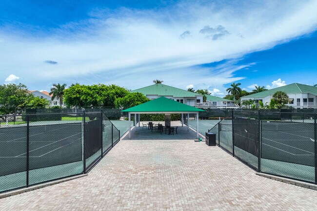 Building Photo - 420 Cove Tower Dr