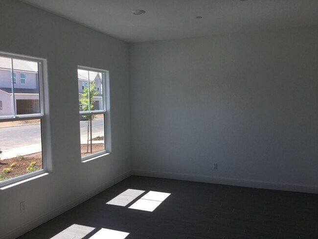 Building Photo - Lennar Home at Riverstone