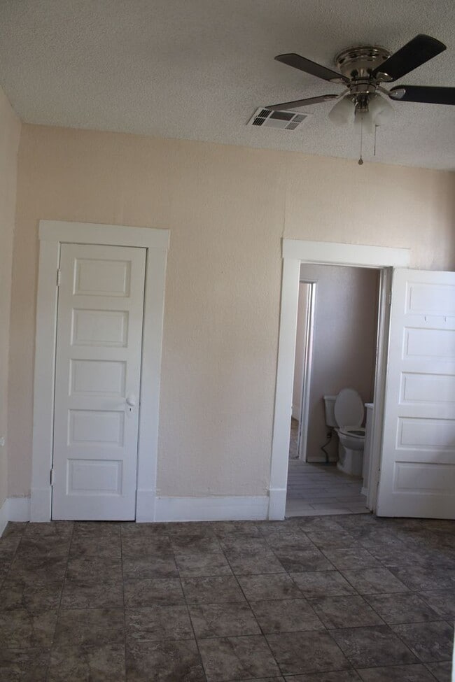 Building Photo - 3114 E Missouri Ave