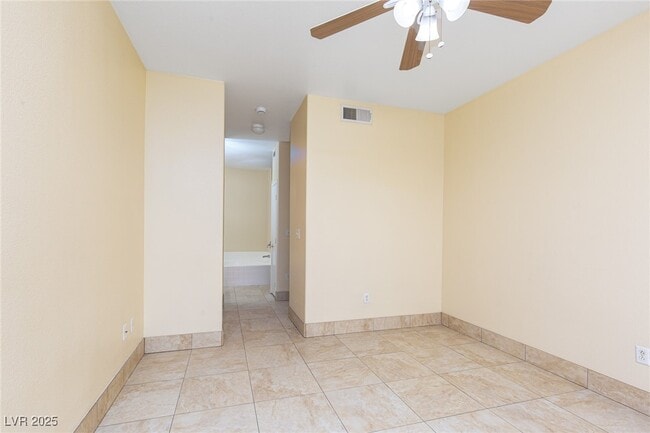 Building Photo - 5650 E Sahara Ave