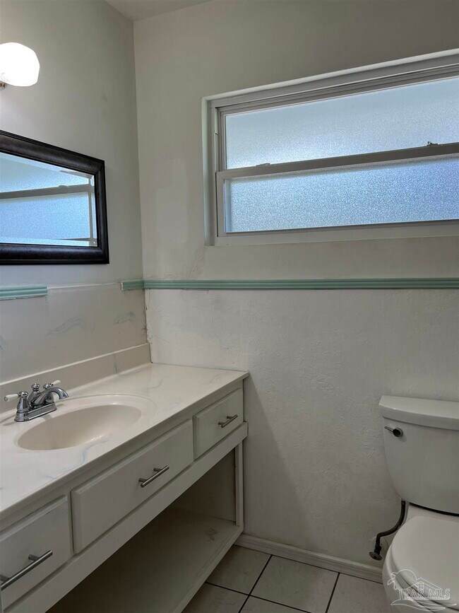 Building Photo - 5425 Westwood Dr