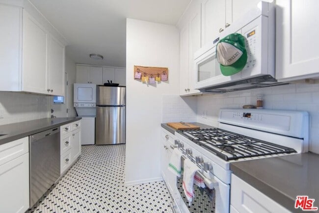 Building Photo - 2422 Abbot Kinney Blvd