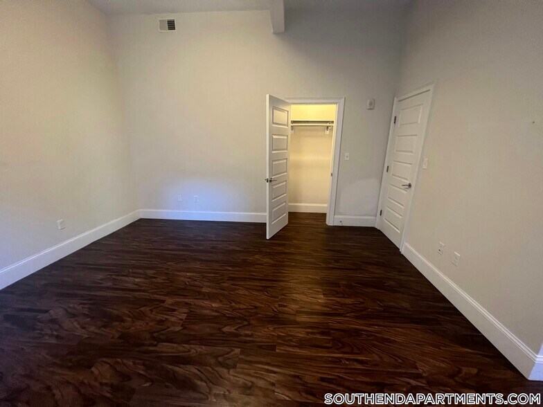 Building Photo - 1902 Washington St