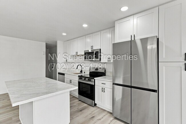 Building Photo - 3111 Bel Air Dr