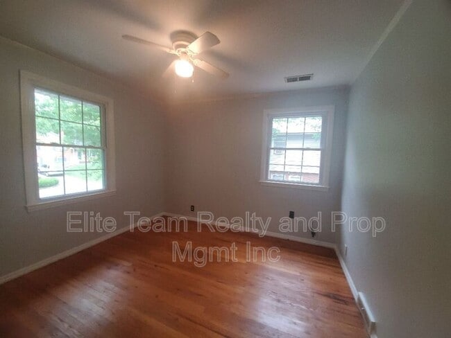 Building Photo - 4918 White Oak Rd