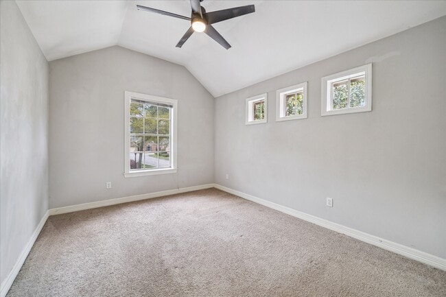 Building Photo - 3115 Cedar Knolls Dr