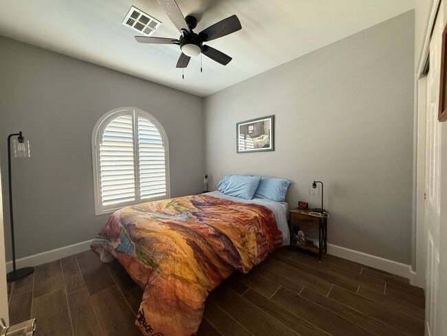 Building Photo - Charming Summerlin West Home