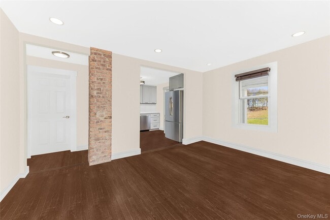 Building Photo - 14 Bedford Ln