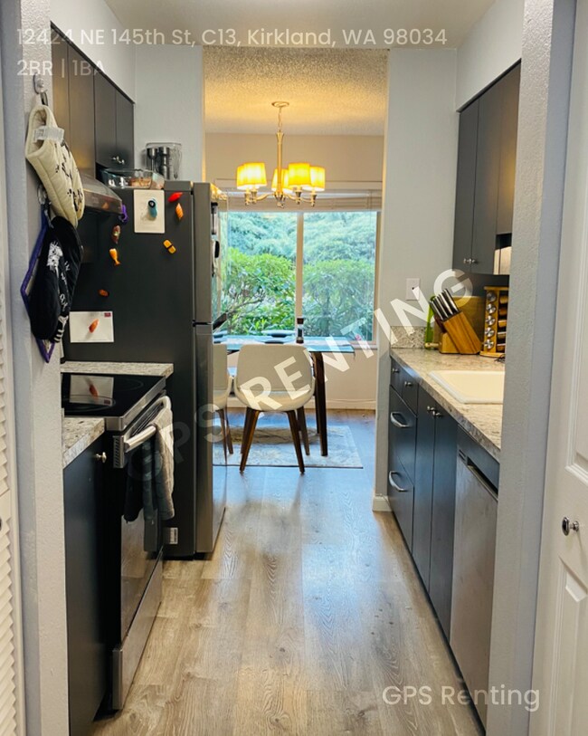 Building Photo - Fully Renovated Ground-Floor Unit – No Steps!