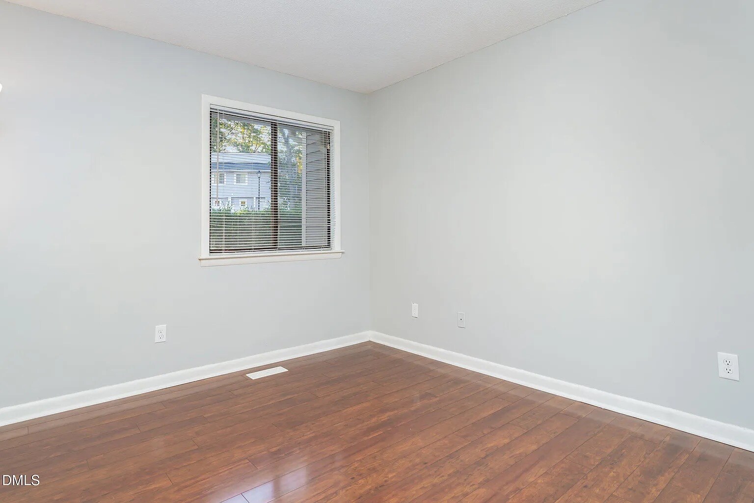 Building Photo - Room in Townhome on Sandy Creek Dr