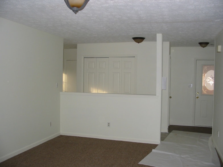 Building Photo - 1205 Sunday Ln