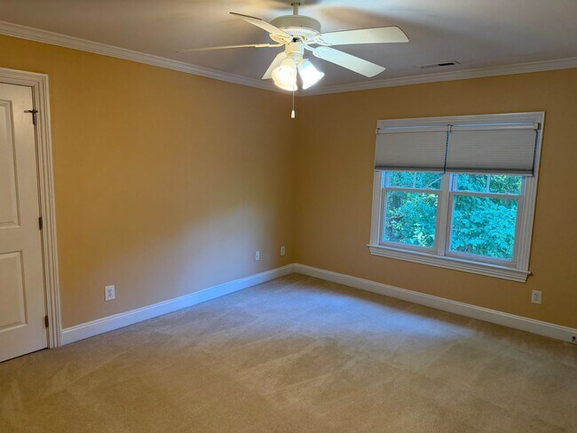 Building Photo - Luxury Living: 4 Bedroom home in Chapel Hill w/ spacious interior | 2 Year Lease Term