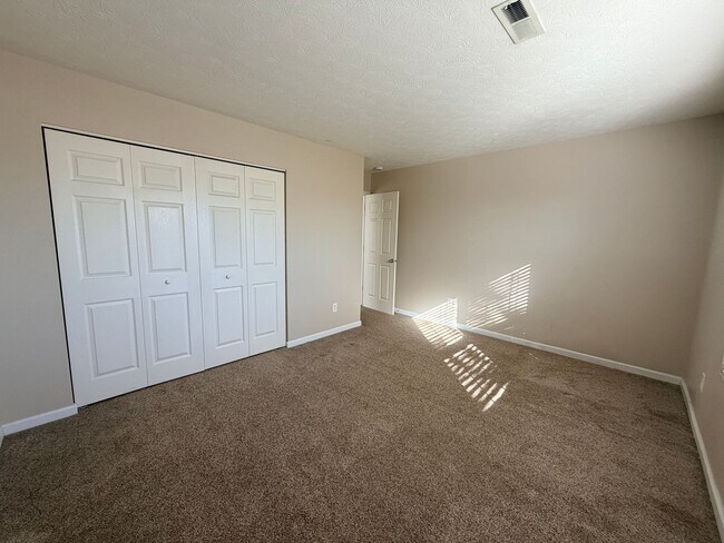 Building Photo - 1883 Creekstone Dr