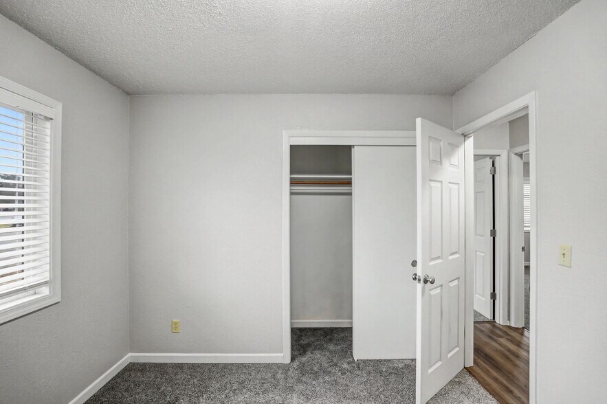 Building Photo - 4110 Coolidge Dr SE