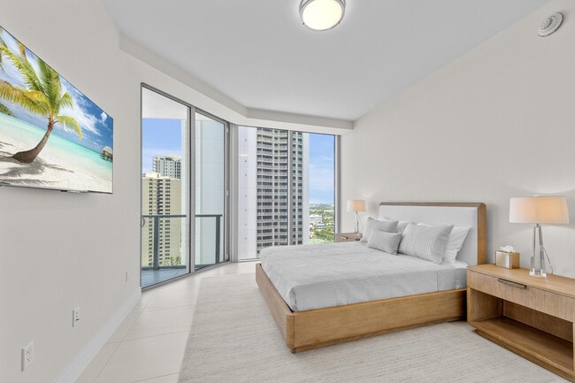 Building Photo - 3100 N Ocean Dr